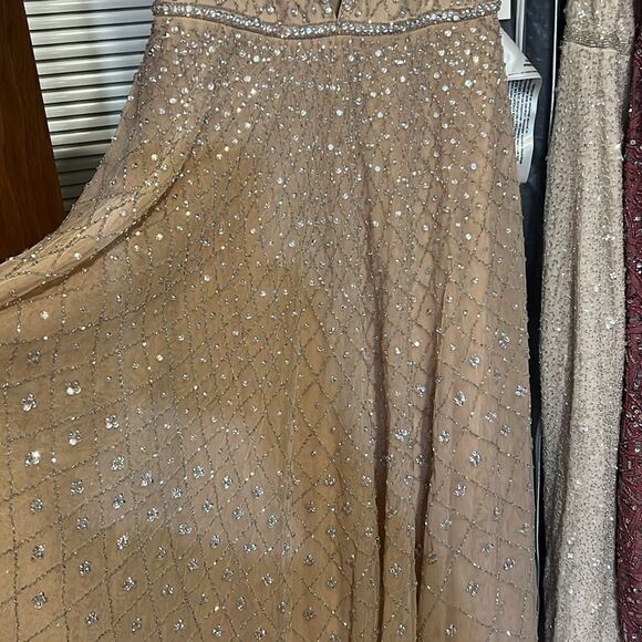 NWT Mac Duggal 93701 Embellished Plunge Neck Sleeveless Gown Size 6 - Picture 10 of 15